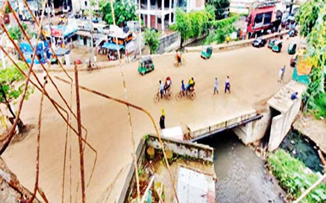 প্রবর্তক মোড়ের কালভার্ট উন্মুক্ত দৃশ্যমান হয়েছে