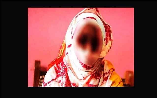 শিক্ষকতা বাদ দিয়ে দেহ ব্যবসা ঘন্টায় ৫০ হাজার টাকাঃ দৈনিক তাজা খবর