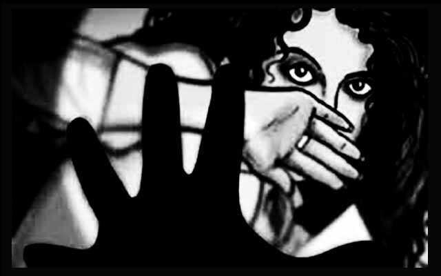 স্বামীকে পিস্তলের মুখে জিম্মি করে গৃহবধূকে ধর্ষণের অভিযোগে কাউন্সিলর, দৈনিক তাজা খবর