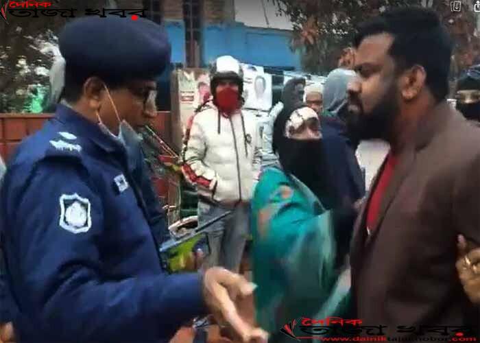 পাবনায় ভোটকেন্দ্র থেকে বিএনপির মেয়র প্রার্থীকে মারপিট করে বের করে দেওয়ার অভিযোগঃ দৈনিক তাজা খবর। 