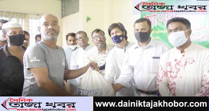 বাস্তহারা ও হতদরিদ্র মানুষের মাঝে উপহার সামগ্রী দিয়ে সহযোগিতার হাত বাড়িয়ে দিয়েছেন দুর্নীতি বিরোধী সংগ্রাম পরিষদঃ দৈনিক তাজা খবর।