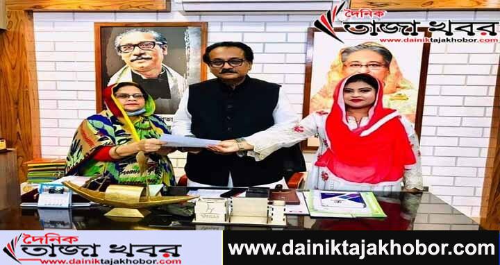 বঙ্গবন্ধু মহিলা পরিষদ পাঁচলাইশ ৩নং ওয়ার্ড এর পুর্নাঙ্গ কমিটিতে শামীম আরা খানমকে সভাপতি ও লায়ন শারমিন সুলতানা মৌ কে সাধারণ সম্পাদক করে ৪২ সদস্য বিশিষ্ট কমিটি গঠনঃ দৈনিক তাজা খবর। 